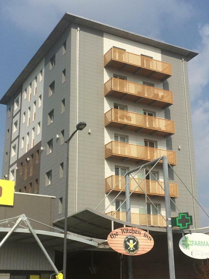 Galliate Condominio La Torre 1 מראה חיצוני תמונה